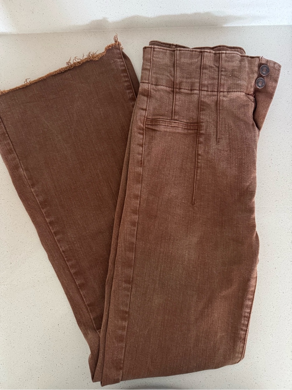 High-Waist Wide-Leg Jeans in Warm Brown